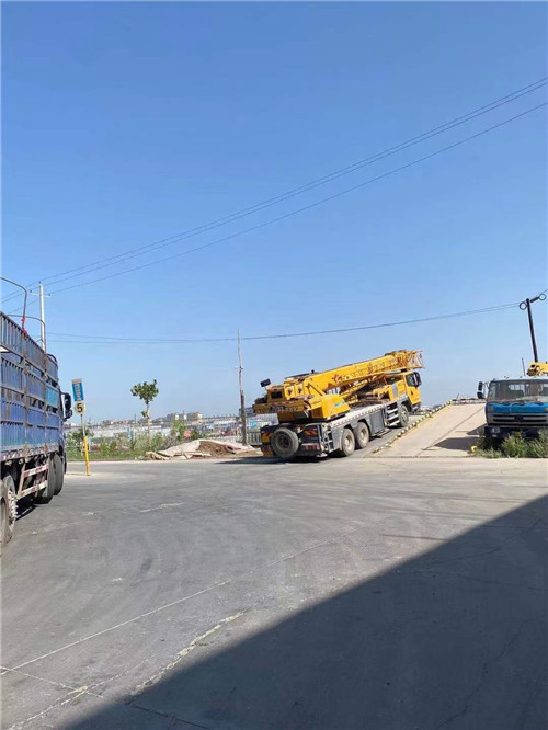 乐至县25吨吊车的租赁价格大概是多少？