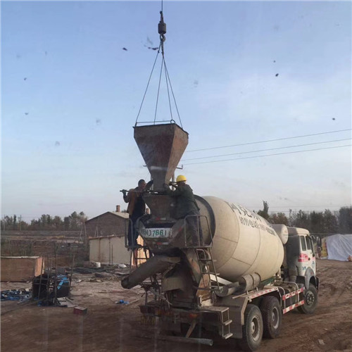 乐至县“精准瞄准”—— 吊车的 “定位导航” 技术