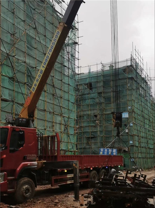 乐至县“慢工细活”—— 吊车的 “微动控制” 技术